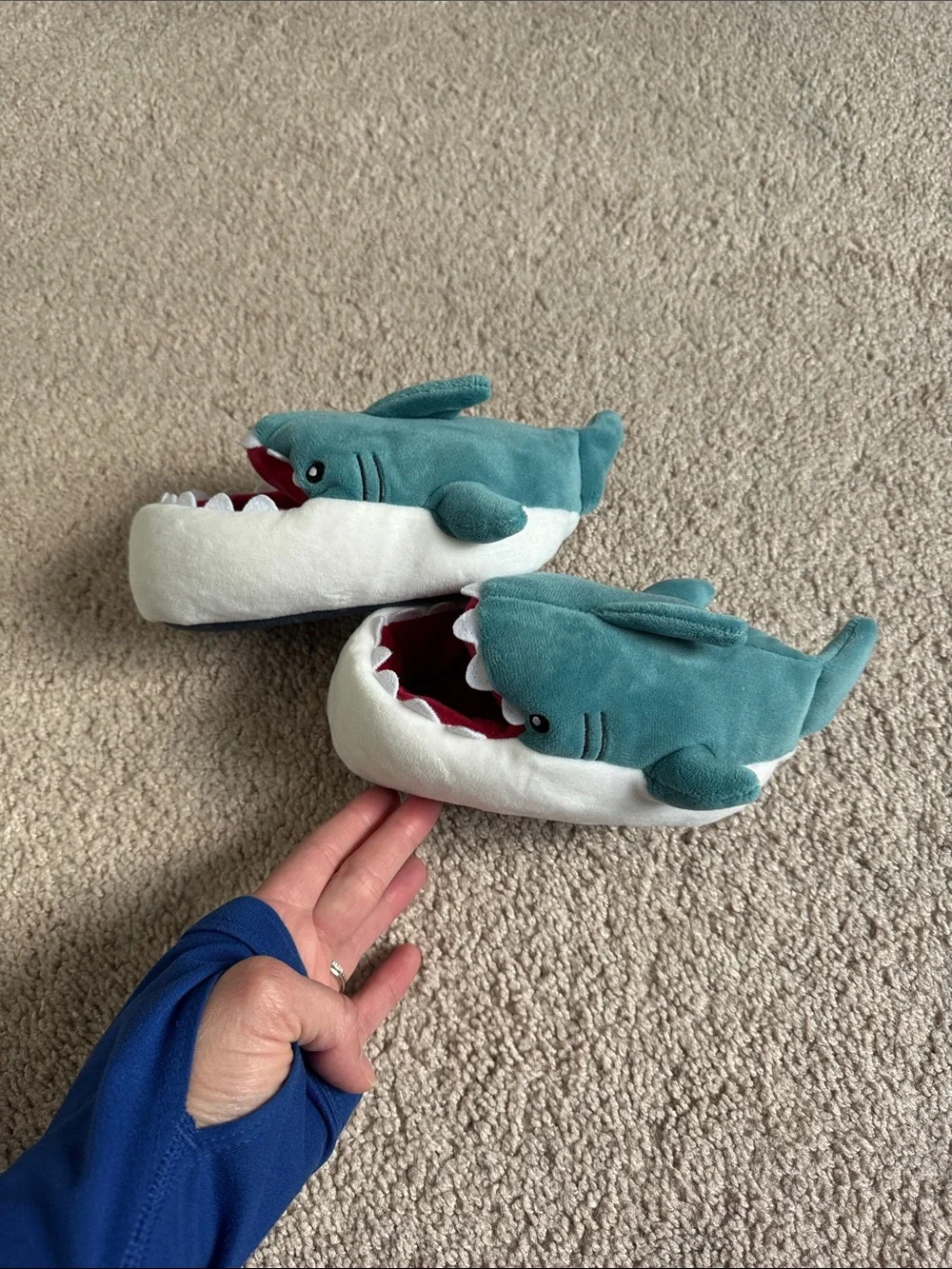 NWOT-Cat & Jack Shark Slippers Toddler Boys Size M (7/8) Shark